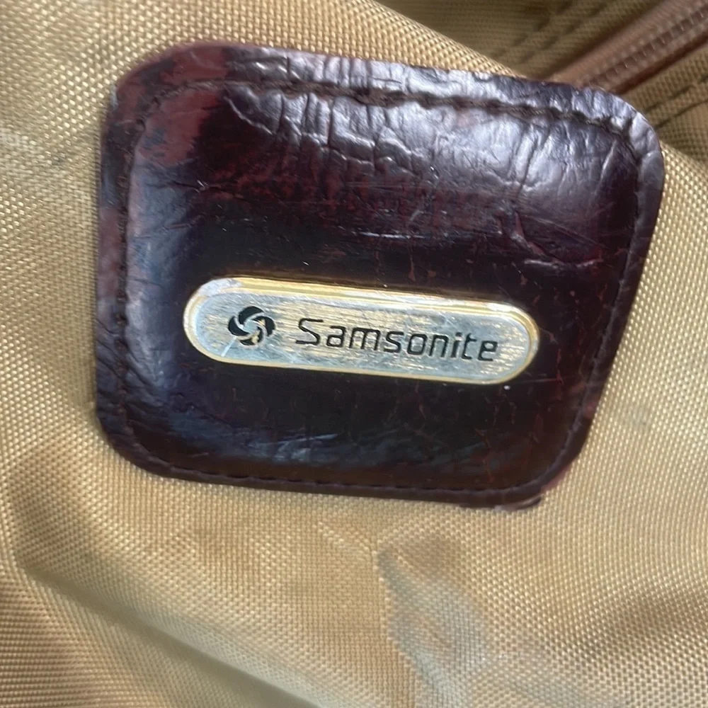 Samsonite duffel bag carry on size flawed